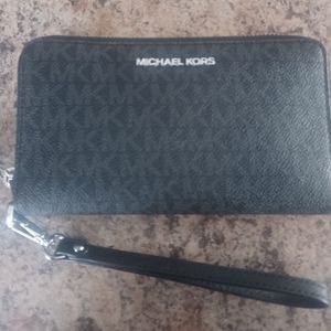 Michael kors wallet